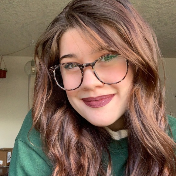 Meet your Posher, Gina - Picture 1 of 1